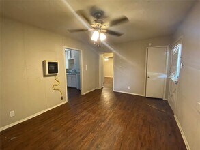 1813 Wayne St in Denton, TX - Building Photo - Building Photo