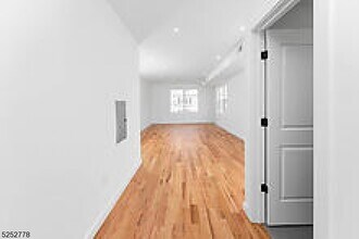 125 Broughton Ave, Unit 1 in Bloomfield, NJ - Foto de edificio - Building Photo