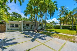 653 Glenridge Rd in Key Biscayne, FL - Building Photo - Building Photo