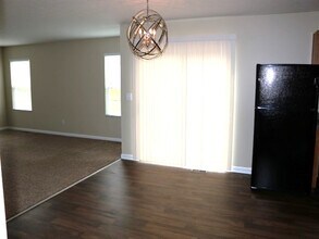 9073 Bunker Hill Way in Orient, OH - Building Photo - Building Photo