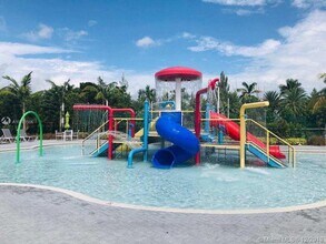 8045 NW 104th Ave in Doral, FL - Building Photo - Building Photo
