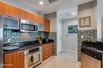 241 Riverside Dr in Holly Hill, FL - Building Photo - Building Photo