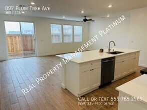 897 Plum Tree Ave in Clovis, CA - Building Photo - Building Photo