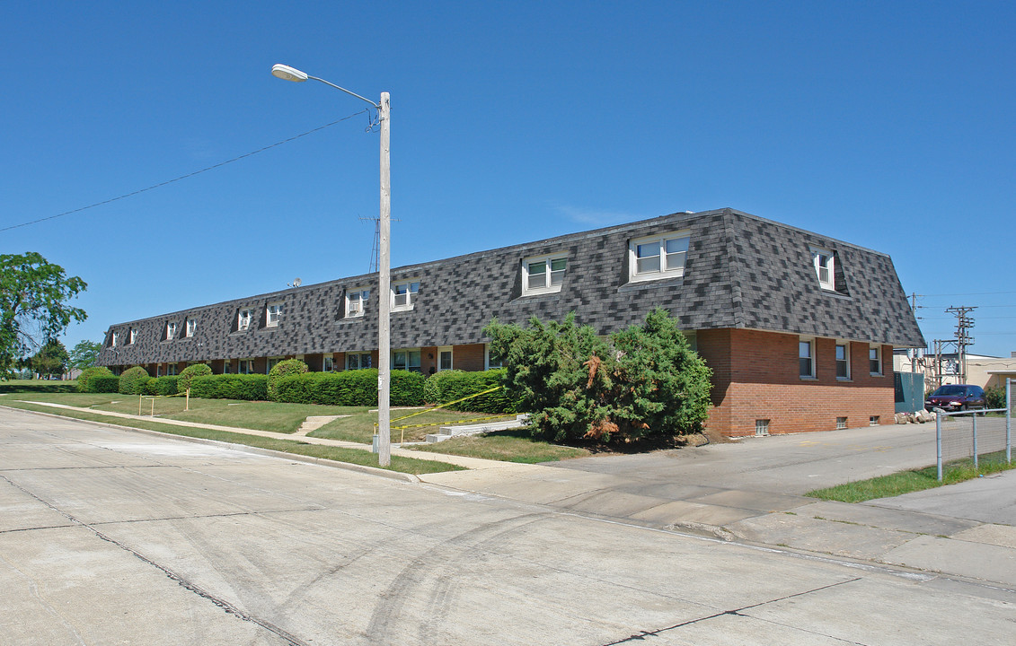 5406-5424 Athens Ave in Racine, WI - Building Photo