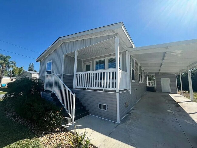 608 Elephant Way in North Fort Myers, FL - Building Photo - Building Photo