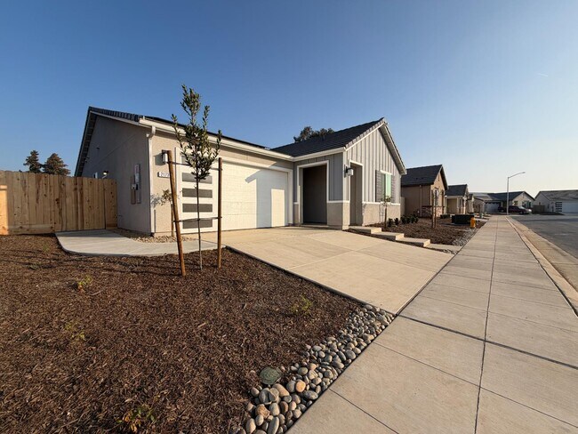 2173 N Renn Ave in Clovis, CA - Building Photo - Building Photo