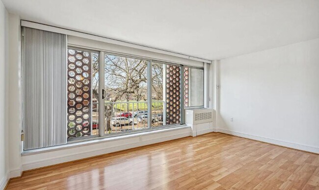 property at 800 4th St SW