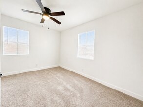 38368 16th St E in Palmdale, CA - Building Photo - Building Photo