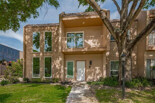 1115 Augusta Dr in Houston, TX - Building Photo