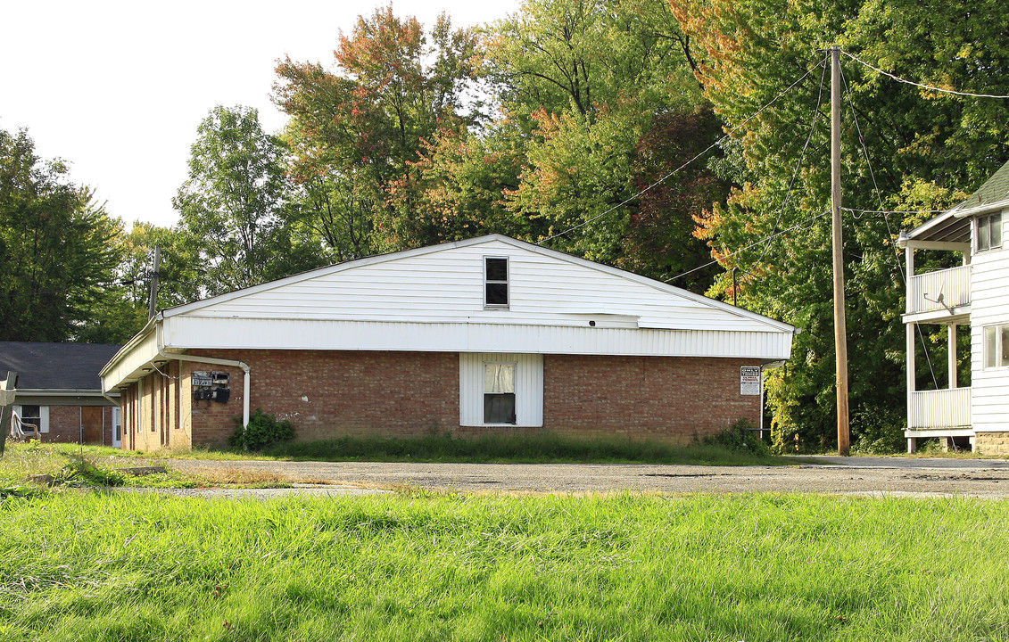 326-330 Furnace St in Elyria, OH - Foto de edificio