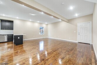 47 Greenwood Ave in Montclair, NJ - Building Photo - Building Photo