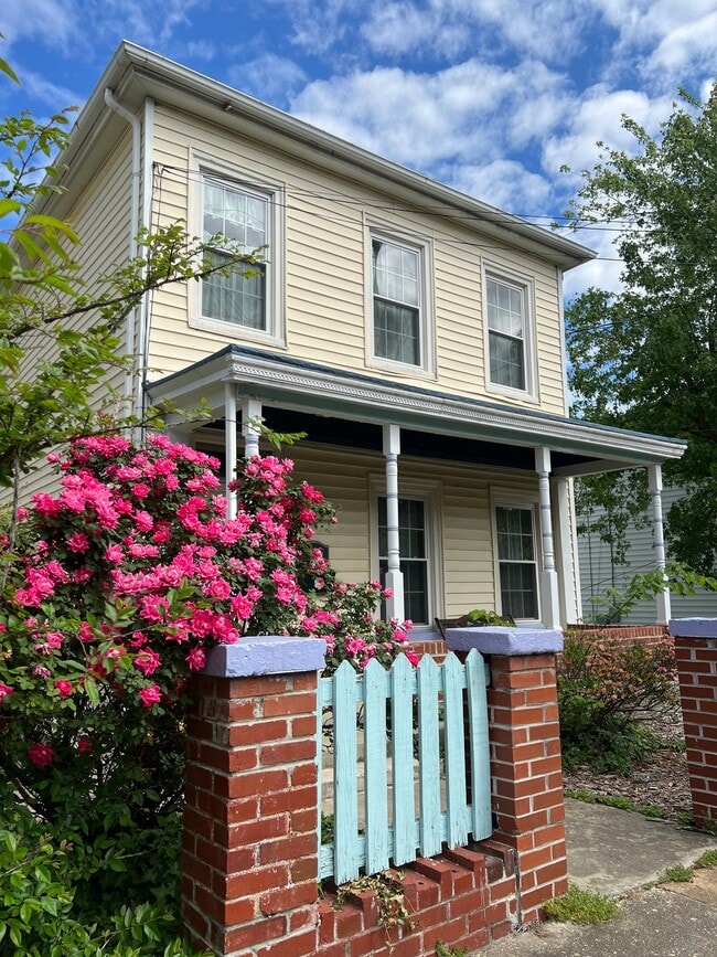 property at 2500 Bainbridge St