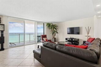 2030 S Ocean Dr, Unit 1820 in Hallandale Beach, FL - Foto de edificio - Building Photo