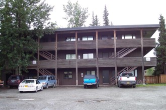 3610 E 42nd Cir in Anchorage, AK - Building Photo - Building Photo