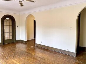 3070 N Oakland Ave, Unit Apt A in Milwaukee, WI - Building Photo - Building Photo