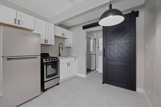 Downtown Apartments in Las Vegas, NV - Foto de edificio - Building Photo