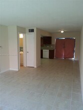 2604 NW 52nd Ave in Lauderhill, FL - Building Photo - Building Photo