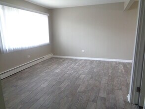 5720 W 95th St in Oak Lawn, IL - Building Photo - Building Photo