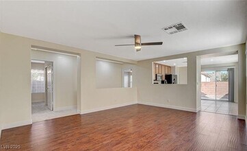 1428 Dream Bridge Dr in Las Vegas, NV - Building Photo - Building Photo