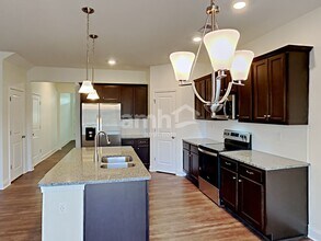 5235 Valley Dr in Cumming, GA - Building Photo - Building Photo