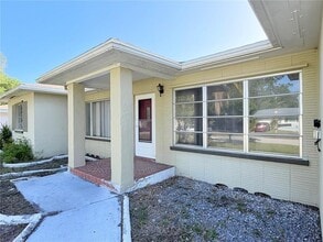 309 Kerry Dr in Clearwater, FL - Building Photo - Building Photo