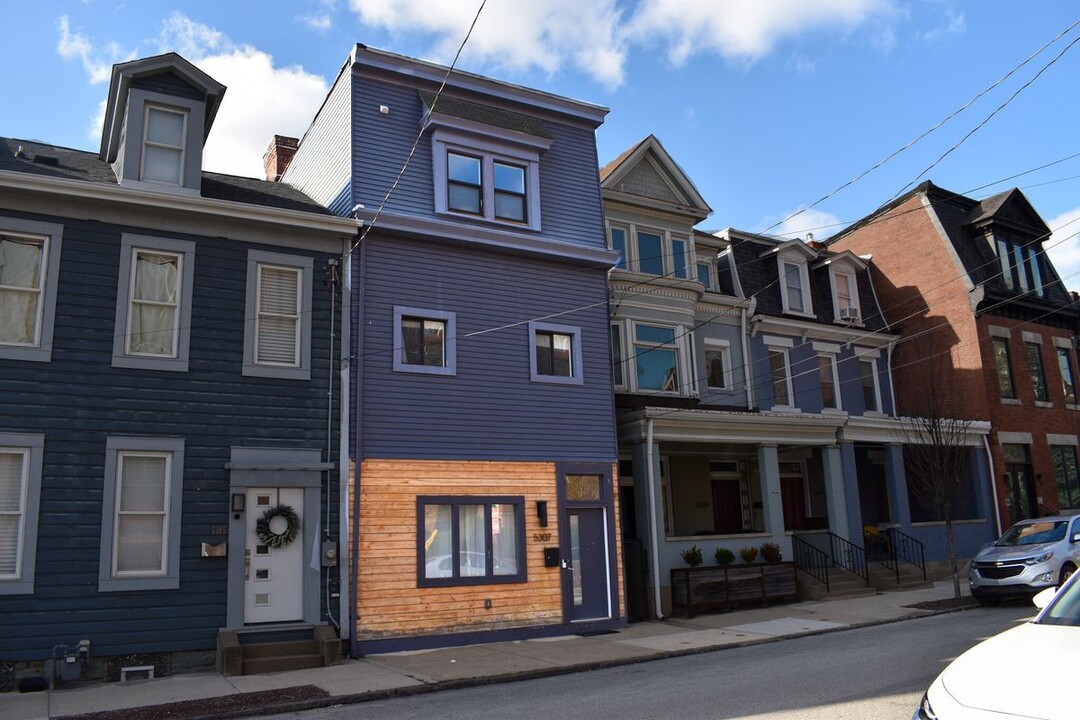 5307 Carnegie St in Pittsburgh, PA - Building Photo
