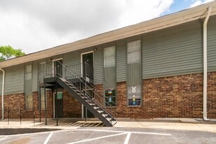 Maple Ridge Apartments in Carrollton, GA - Building Photo