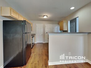 7233 Hidden Creek Dr in Charlotte, NC - Building Photo - Building Photo