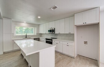 494 Brandon Rd in Conroe, TX - Building Photo - Building Photo