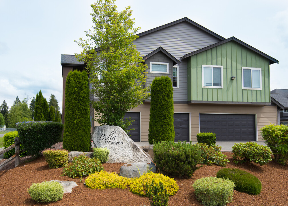 Bella on Canyon in Puyallup, WA - Foto de edificio