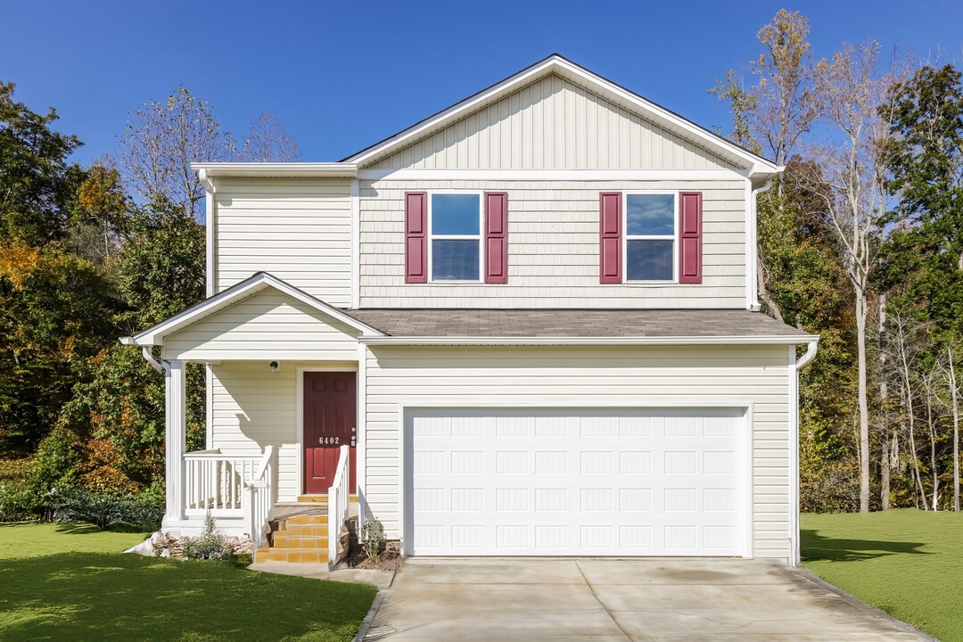 6402 Century Ln in Thomasville, NC - Building Photo