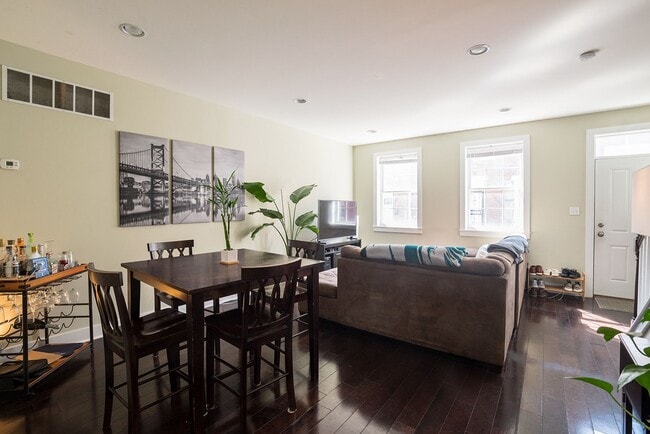 2609 Webster St in Philadelphia, PA - Building Photo - Building Photo
