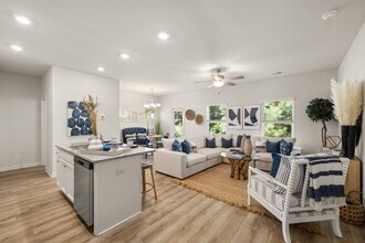 4733 Medlock Ln in Oakwood, GA - Building Photo - Building Photo