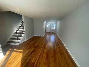 268 Fort Lee Rd, Unit 264 in Teaneck, NJ - Building Photo - Building Photo