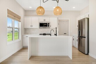17464 Sonic Ct in Huntertown, IN - Building Photo - Building Photo