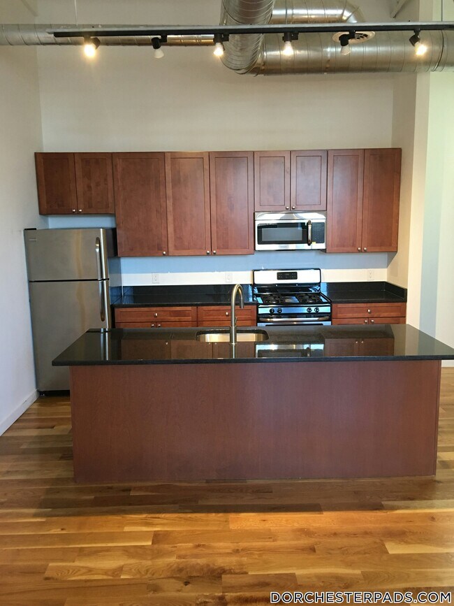 600 Columbia Rd in Boston, MA - Building Photo - Building Photo