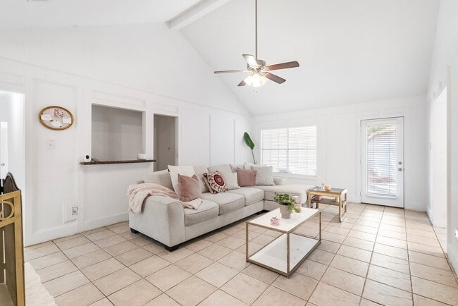 2214 Deer Valley Dr in Spring, TX - Foto de edificio - Building Photo