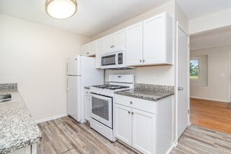 1208 82nd Ave N in Minneapolis, MN - Building Photo - Building Photo