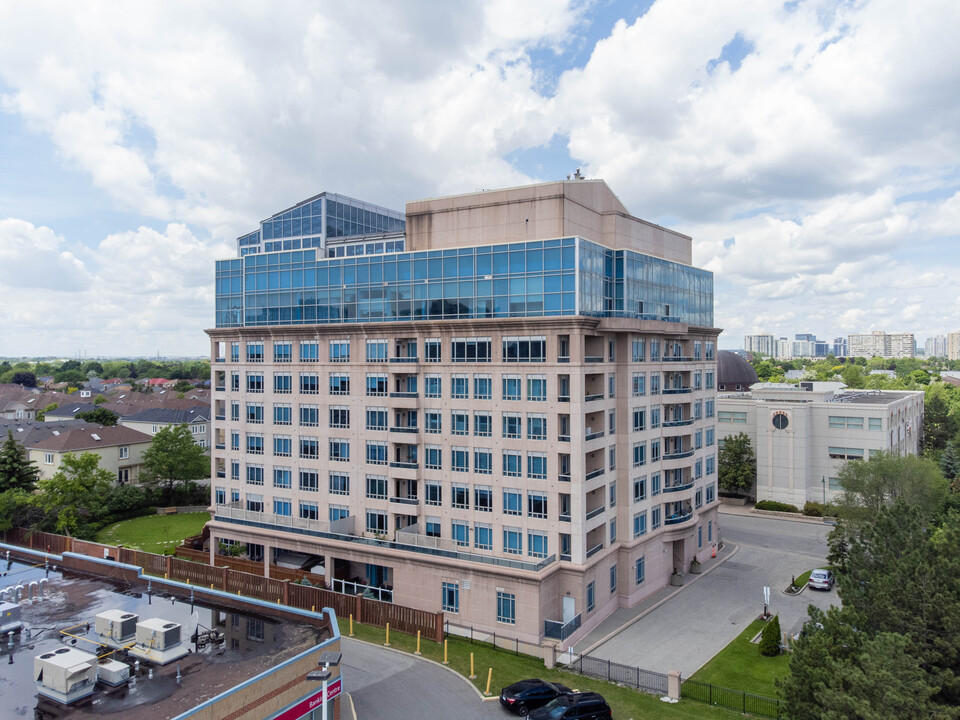 Alvear Palace Condominium in Vaughan, ON - Building Photo