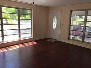 335 NE 114th St-Unit -A in Miami, FL - Building Photo - Building Photo