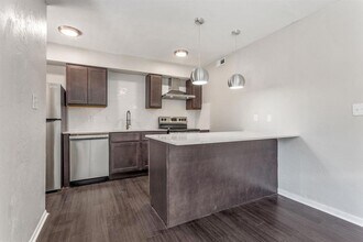 2810 Dorchester Dr in Oklahoma City, OK - Building Photo - Building Photo