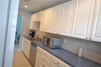 1712 Suffolk Dr in Clearwater, FL - Building Photo - Building Photo