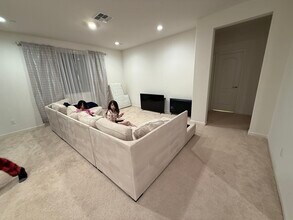 205 Zinnia Way in Tracy, CA - Building Photo - Building Photo