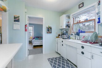 2446 E Johnson St-Unit -1 in Madison, WI - Building Photo - Building Photo