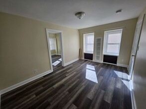 19 Negus St, Unit #5 19 Negus St in Webster, MA - Foto de edificio - Building Photo