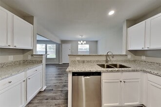 11818 Sandy Stream Dr in Tomball, TX - Building Photo - Building Photo