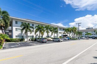 2881 NE 32nd St in Fort Lauderdale, FL - Building Photo