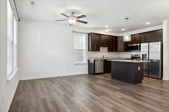 1414 Waltham Ln in Newport News, VA - Building Photo - Building Photo