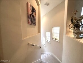 1634 Tarpon Bay Dr S in Naples, FL - Foto de edificio - Building Photo