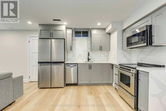 13 Franmar Rd in Brampton, ON - Building Photo - Building Photo